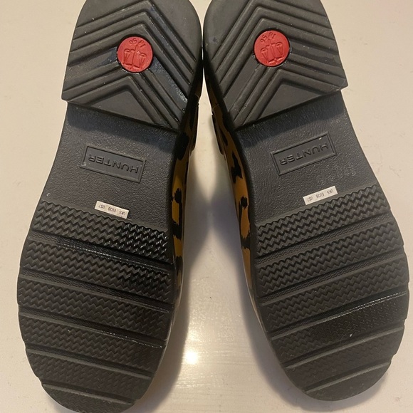 Hunter Black and Yellow Leopard Print Boots - Picture 5 of 10